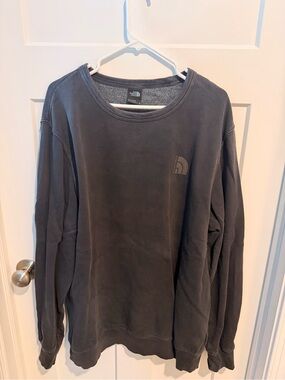 The North Face Men's Crewneck Sweatshirt - Charcoal
